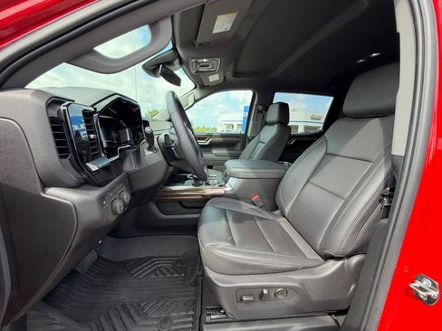 Used 2025 Chevrolet Silverado 1500 LT AWD/4WD image 8