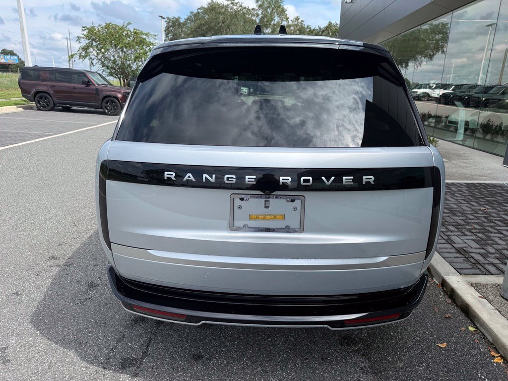 Certified 2025 Land Rover Range Rover Long Wheelbase Autobiography AWD/4WD image 4