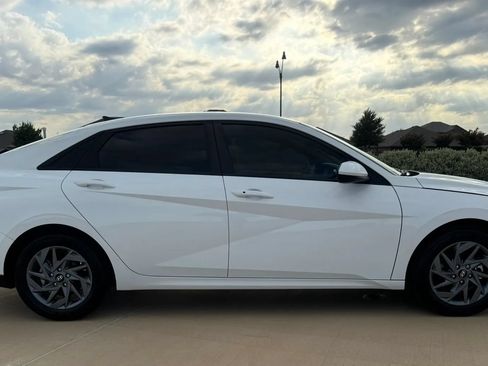 Used 2024 Hyundai Elantra SEL FWD image 9