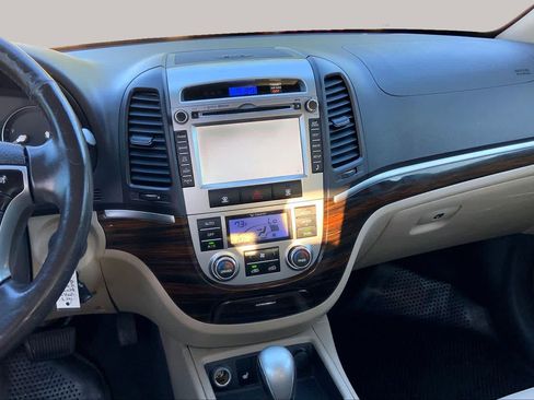 Used 2012 Hyundai Santa Fe Limited w/ Navigation Pkg 4 FWD image 7