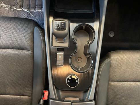 Used 2024 Nissan Rogue SV AWD/4WD image 19