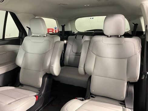 New 2026 Ford Explorer Active w/ Active Comfort Package image 16
