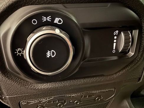 Used 2025 Jeep Wrangler Unlimited Sport AWD/4WD image 24