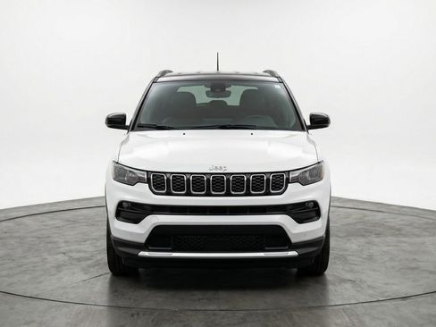 Used 2025 Jeep Compass Limited AWD/4WD image 2