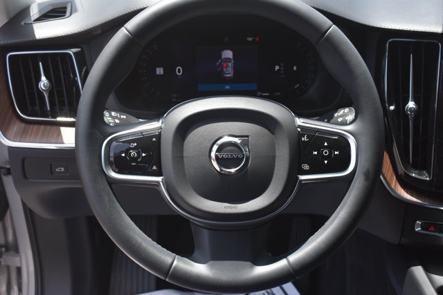 Used 2023 Volvo XC60 B5 Ultimate w/ Climate Package FWD image 21