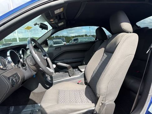 Used 2006 Ford Mustang GT RWD image 9
