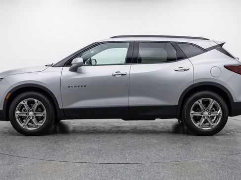 Used 2025 Chevrolet Blazer LT FWD image 5