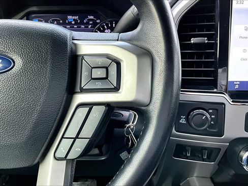 Certified 2022 Ford F250 Lariat w/ Black Appearance Package image 24