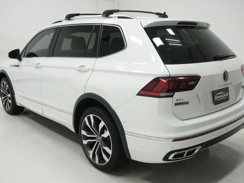 Used 2022 Volkswagen Tiguan SEL R-Line image 6