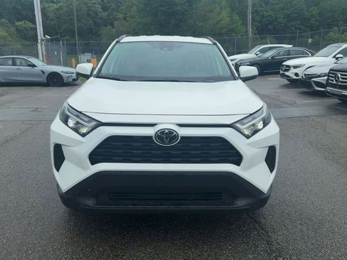 Used 2023 Toyota RAV4 XLE AWD/4WD image 3