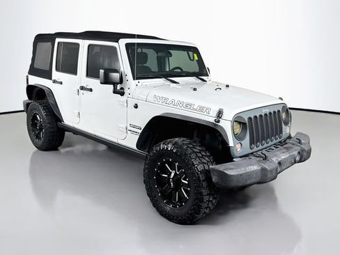 Used 2017 Jeep Wrangler Unlimited Sport w/ Connectivity Group AWD/4WD image 3