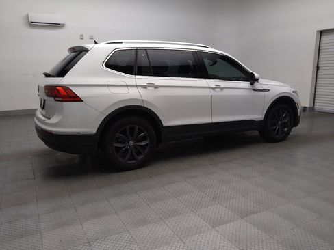 Used 2022 Volkswagen Tiguan SE w/ Panoramic Sunroof Package image 10