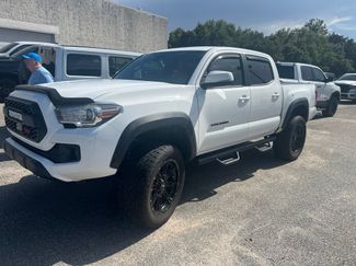 Used 2018 Toyota Tacoma TRD Off-Road w/ Technology Package AWD/4WD video 1