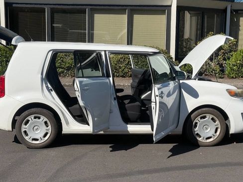Used 2008 Scion xB image 7