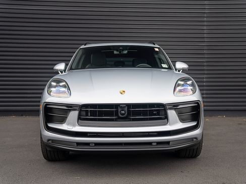 Certified 2026 Porsche Macan AWD/4WD image 26