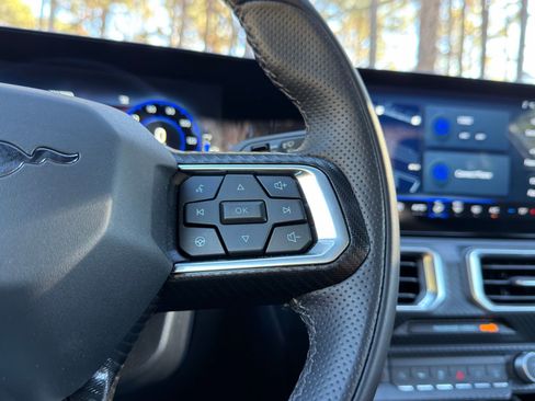 Used 2024 Ford Mustang Premium image 19