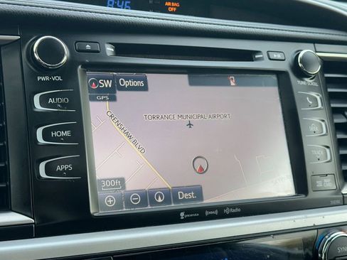 Used 2019 Toyota Highlander XLE AWD/4WD image 20