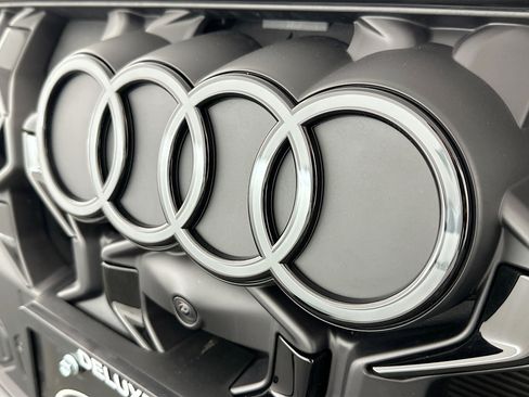 Used 2025 Audi SQ5 Premium Plus w/ Premium Plus Package image 34