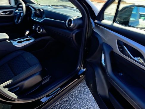 Used 2021 Chevrolet Blazer LT image 16