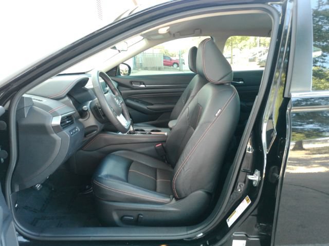 Used 2022 Nissan Altima 2.5 SR FWD image 12