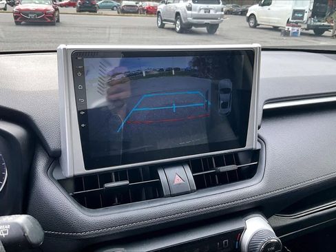 Used 2021 Toyota RAV4 XLE w/ Convenience Package image 25