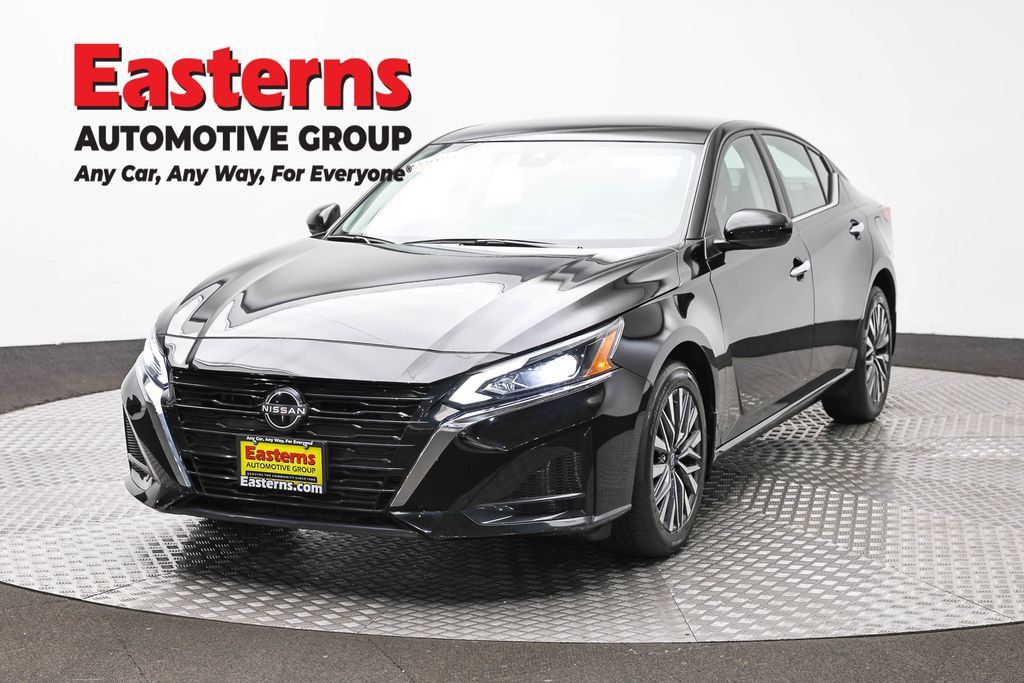Used 2023 Nissan Altima 2.5 SV AWD/4WD image 1