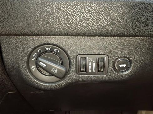 Used 2017 Dodge Charger SXT image 21