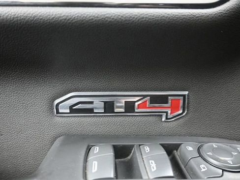 Used 2022 GMC Sierra 1500 AT4 w/ AT4 Preferred Package AWD/4WD image 34