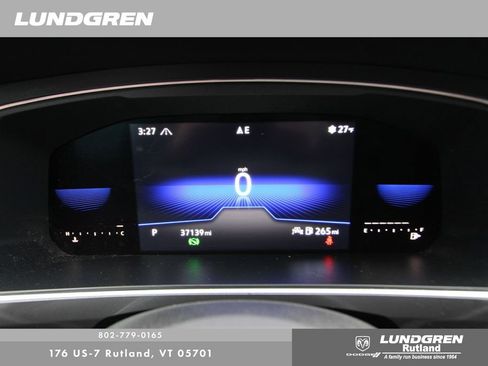 Used 2022 Volkswagen Tiguan SE R-Line image 16