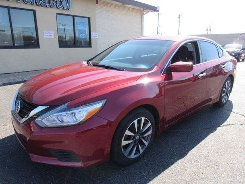 Used 2017 Nissan Altima 2.5 SV image 3