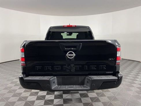 Used 2023 Nissan Frontier SV w/ Midnight Edition Package image 6