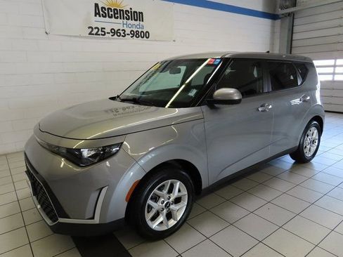 Used 2024 Kia Soul LX w/ Option Group 015 FWD image 1