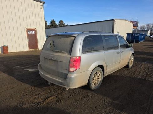 Used 2014 Dodge Grand Caravan SXT image 7
