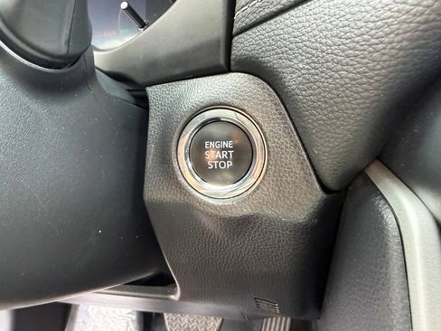 Used 2025 Toyota RAV4 XLE AWD/4WD image 25