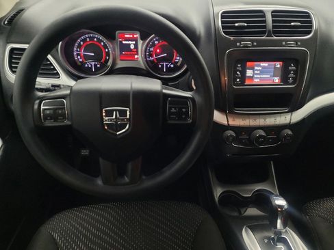 Used 2020 Dodge Journey SE FWD image 22