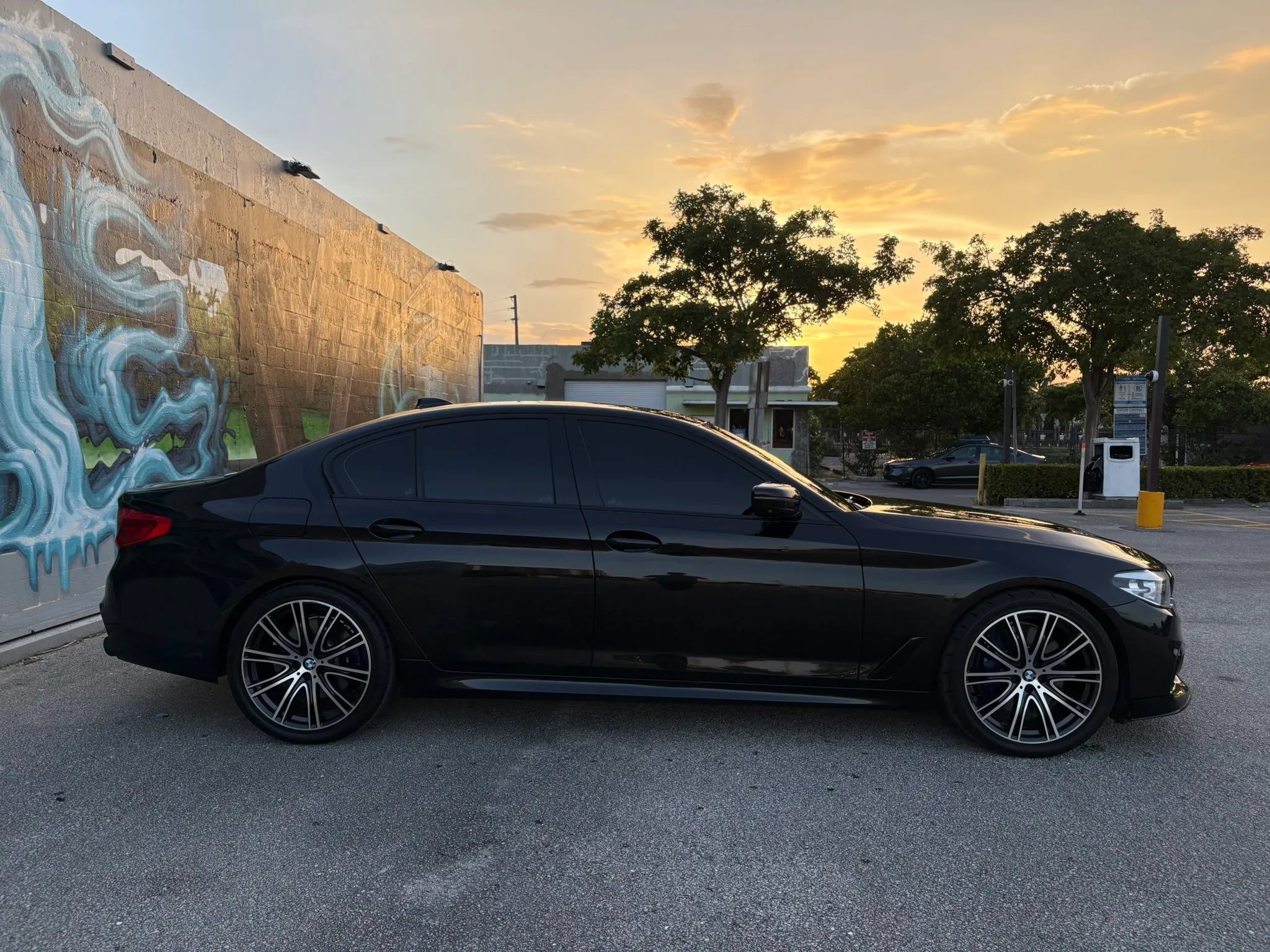 Used 2019 BMW 540i w/ M Sport Package RWD image 5