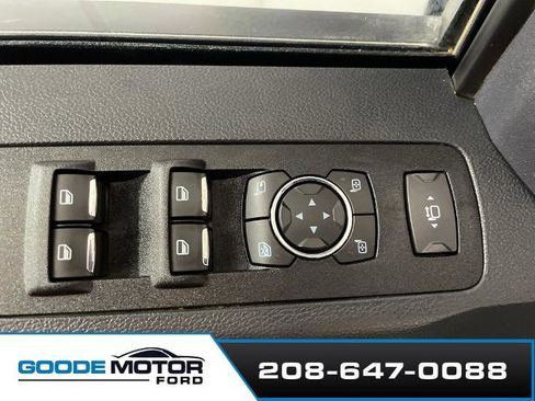 Certified 2022 Ford F350 Lariat w/ Black Appearance Package image 9