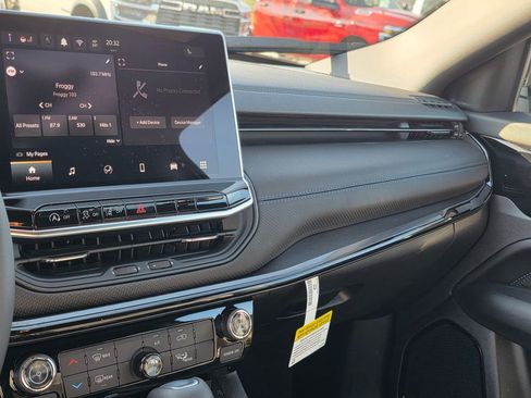 New 2026 Jeep Compass Latitude image 23