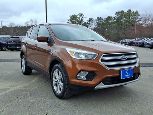 Used 2017 Ford Escape SE w/ SE Cold Weather Package image 3