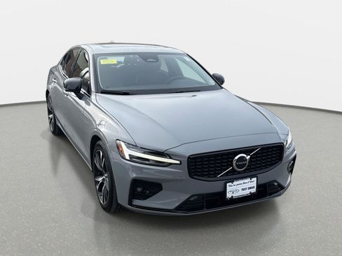Used 2024 Volvo S60 B5 Core w/ Climate Package image 3