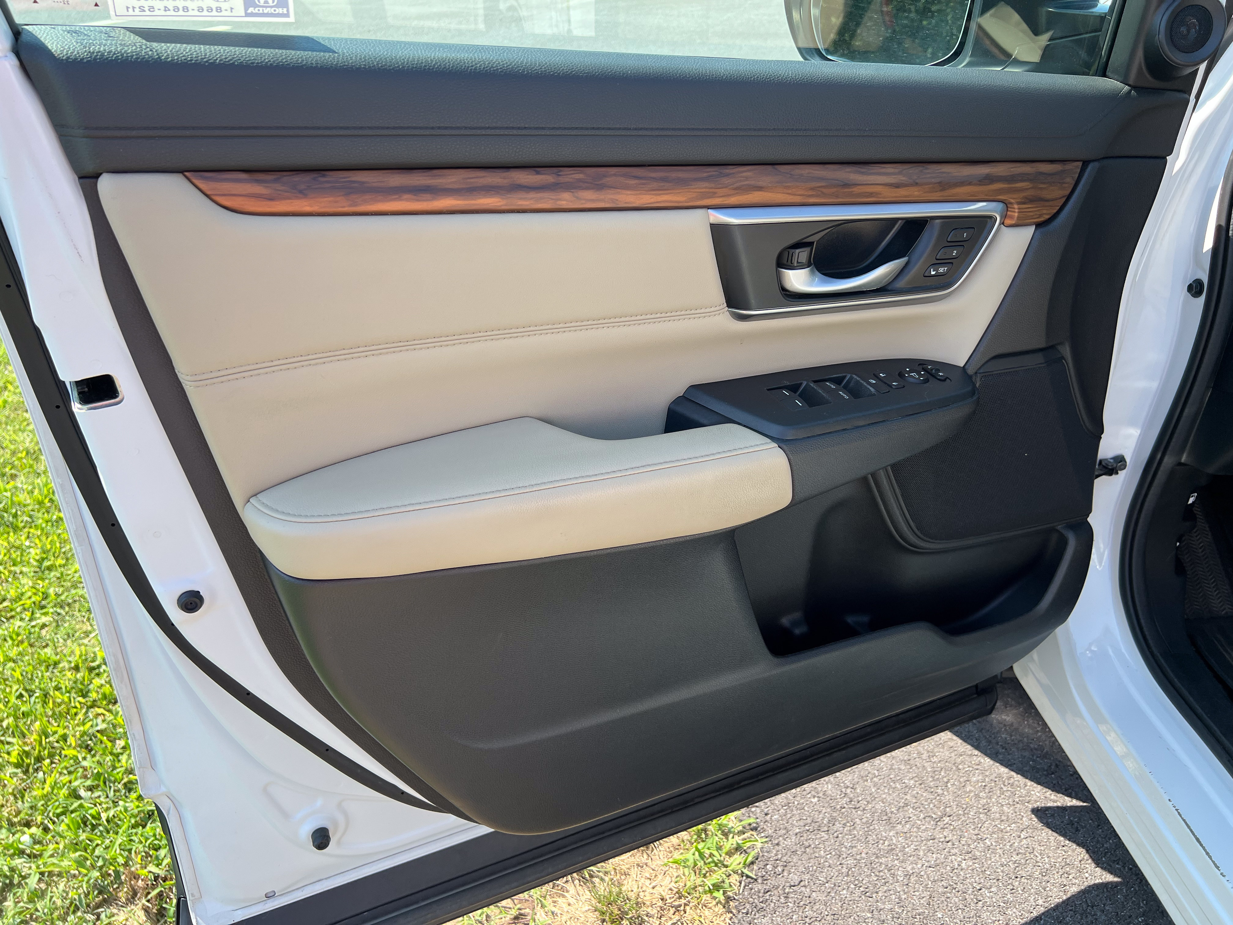 Used 2022 Honda CR-V Touring image 14