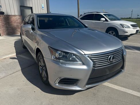 Used 2014 Lexus LS 460 w/ Comfort Package RWD image 6