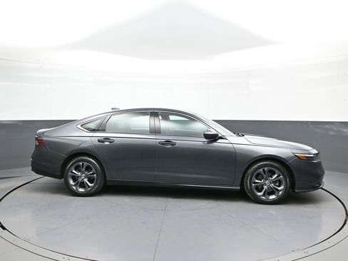 Certified 2023 Honda Accord EX image 5