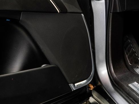 Used 2021 Cadillac Escalade Premium Luxury image 53