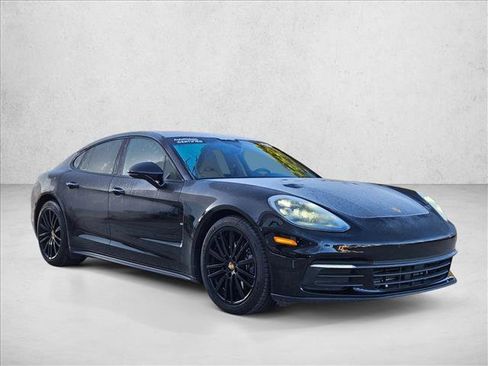 Used 2019 Porsche Panamera image 3