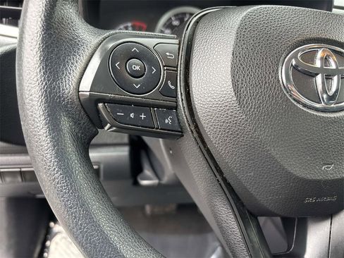 Used 2022 Toyota Corolla LE image 16