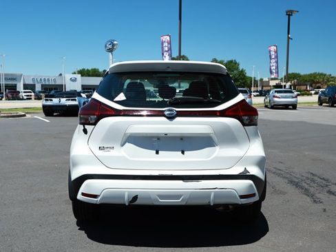 Used 2021 Nissan Kicks SR FWD image 7