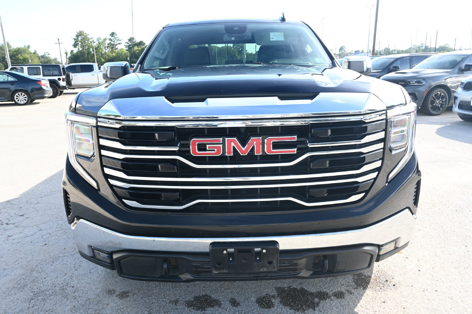 Used 2025 GMC Sierra 1500 SLT AWD/4WD image 6
