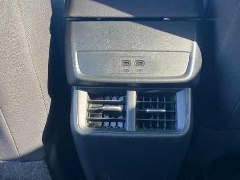 Used 2026 Chevrolet Equinox LT FWD image 23