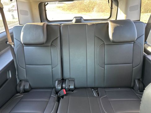 Used 2019 Chevrolet Suburban Premier image 19
